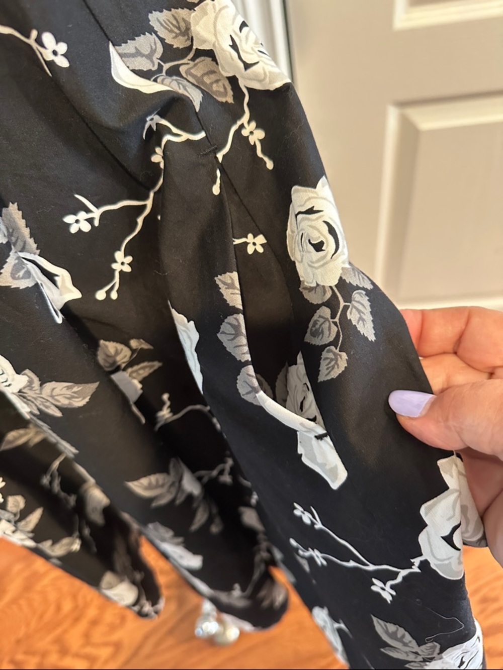 Hell Bunny Sz S Vixen Black and White Rose Print Sweetheart Mini Dress • NWT! - Picture 6 of 14